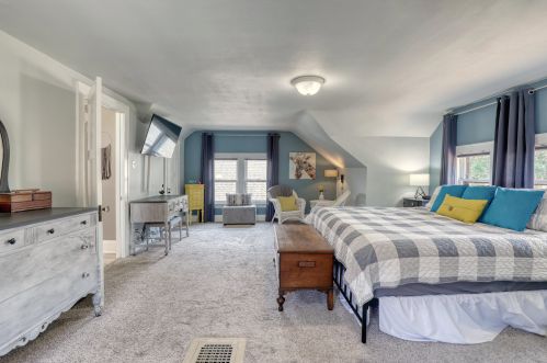 2338 61, Milwaukee WI 53219-2135 exterior