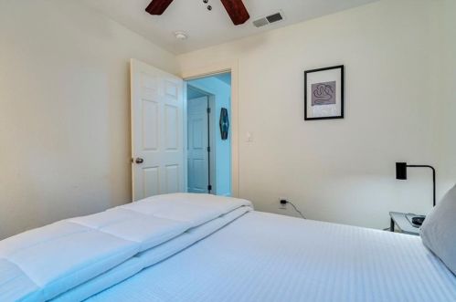 1307 Cesar Chavez St, Austin TX 78702-4403 exterior