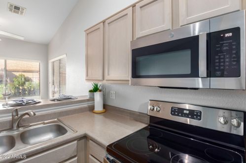 9022 Minnesota Ave, Chandler AZ 85248-6633 exterior