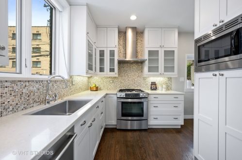 414 Wellington Ave, Chicago IL  60657-5804 exterior