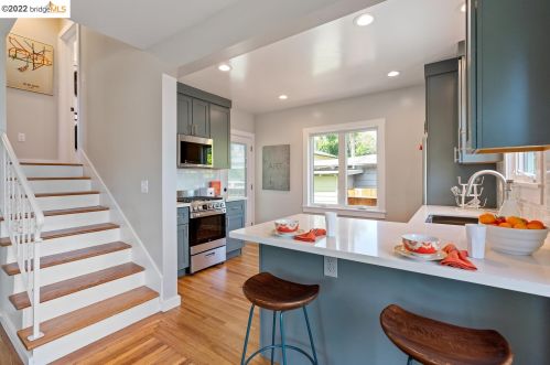 1715 Ashby Ave, Berkeley CA 94703-2131 exterior