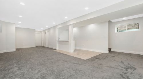 2317 Addison St, Chicago IL 60618-6042 exterior