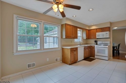 952 Ardsley Ln, Bridgewater NJ 08807-1101 exterior