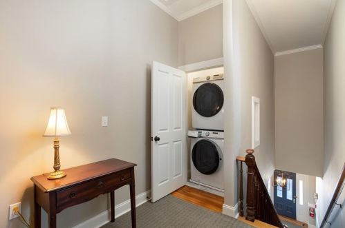 29 Champlin St, Middletown RI 02840-2879 exterior