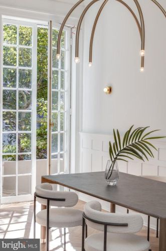 2013 Q St, Washington DC 20002-2373 exterior