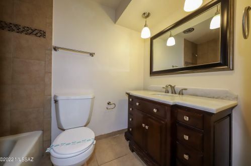 702 Kent Dr, Tucson AZ 85710-2442 exterior