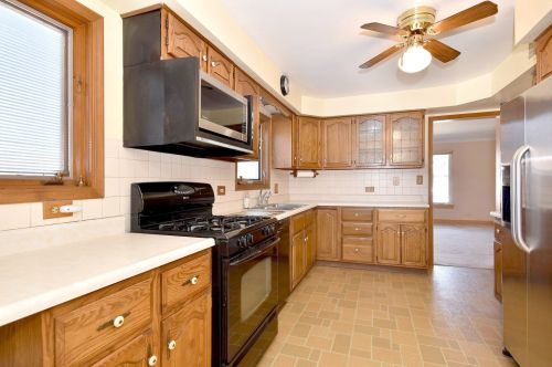 6696 Olympia Ave, Chicago IL 60631-1518 exterior