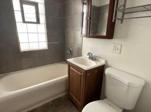 4918 37th St, Milwaukee WI  53221-2529 exterior