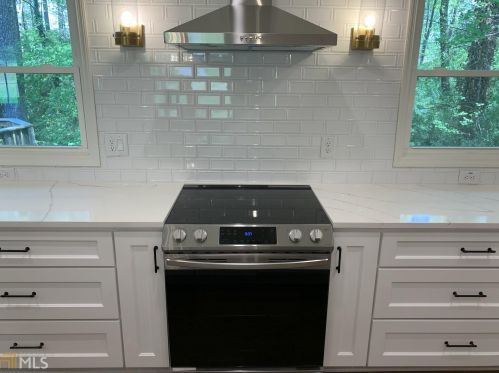 2565 Hawthorne Dr, Atlanta GA 30345-2039 exterior