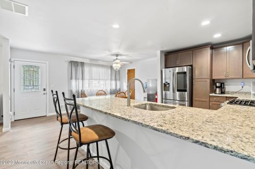 37 Chain Blvd, Berkeley Township NJ 08721-1925 exterior