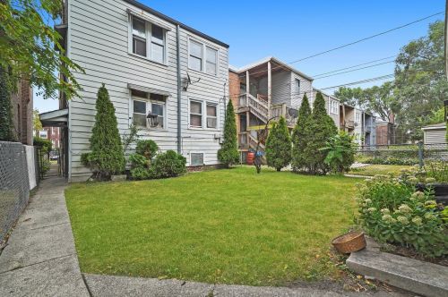 8026 Dobson Ave, Chicago IL 60619-4405 exterior