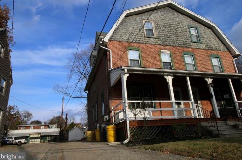 19 County Line Rd, Ardmore, PA 19003-0021