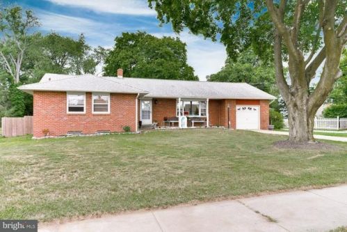 2410 Whitehorse Hamilton Sq Rd, Trenton NJ  08690-2823 exterior