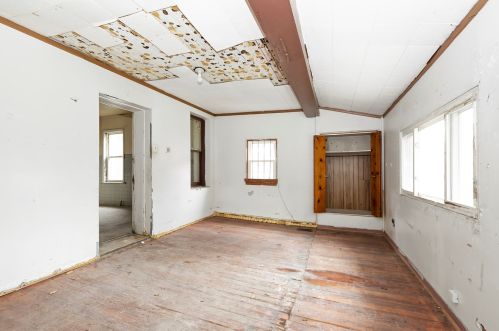 4821 Hirsch St, Chicago IL 60651-1520 exterior