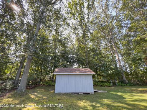 24 Anita Dr, Jackson Twp NJ 08527-4901 exterior