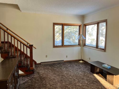 177 Gleason Rd, Duluth MN 55810-4509 exterior