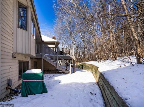 2214 Ferris Ln, Saint Paul MN 55113-3878 exterior