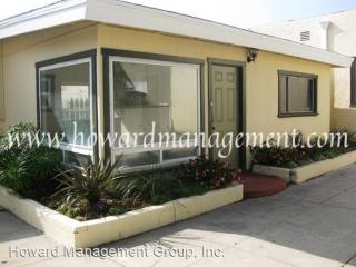 2130 Dunsmuir Ave, Los Angeles CA  90016-1224 exterior