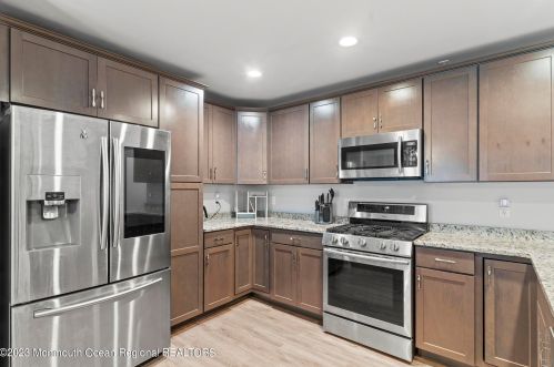 37 Chain Blvd, Berkeley Township NJ 08721-1925 exterior