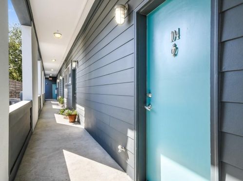 2931 12th St, Austin TX  78702-2455 exterior