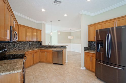 9979 Stonegate Dr, Fort Pierce, FL 34987-2423