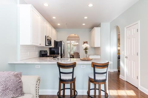 2200 Briarwood Blf, Atlanta GA 30319-4092 exterior