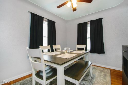 4114 Jefferson Ave, Grand Rapids MI 49548-3371 exterior