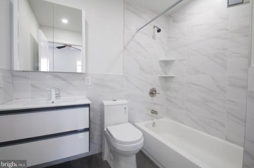 1034 Jackson St, Philadelphia PA  19148-3011 exterior