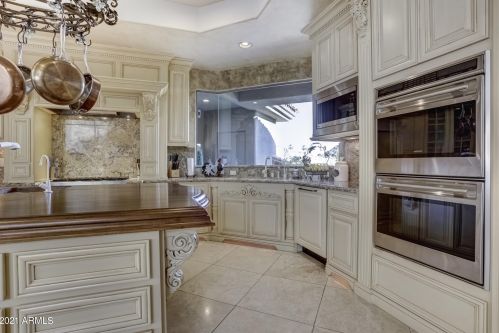 13841 Cyn Dr, Phoenix AZ 85016-2403 exterior