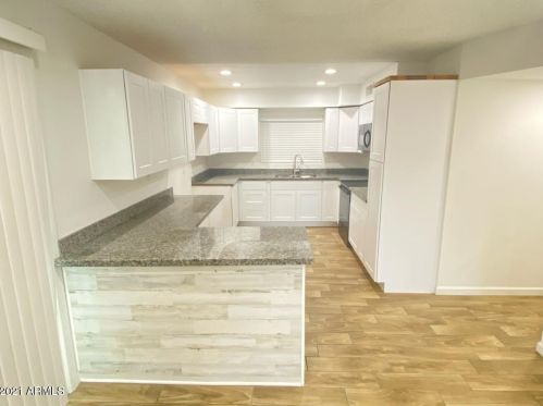 2327 56 Dr, Phoenix AZ 85031-2523 exterior