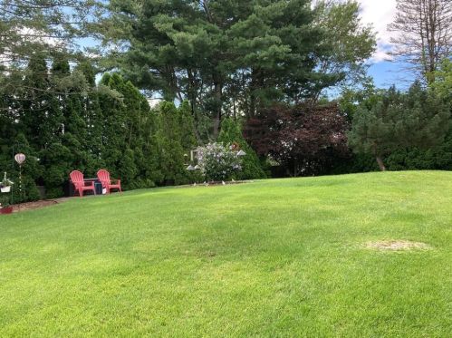 184 Bayberry Rd, Woonsocket RI 02895-2706 exterior