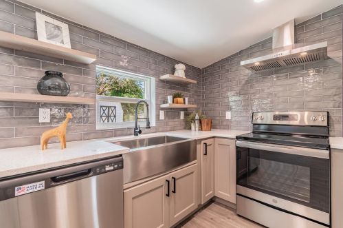 3609 Bay Ave, Tampa FL  33611-4220 exterior