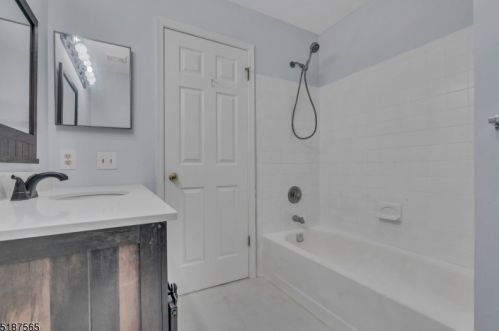 903 Stech Dr, Bridgewater NJ 08807-5501 exterior