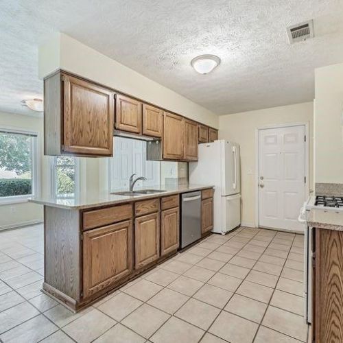 3211 Governors Ct, Duluth GA 30096-3570 exterior