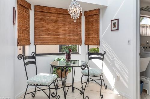 546 Countryside Dr, Naples FL 34104-6724 exterior