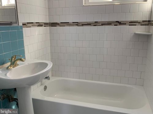 602 1st St, Rockville MD 20850-1567 exterior