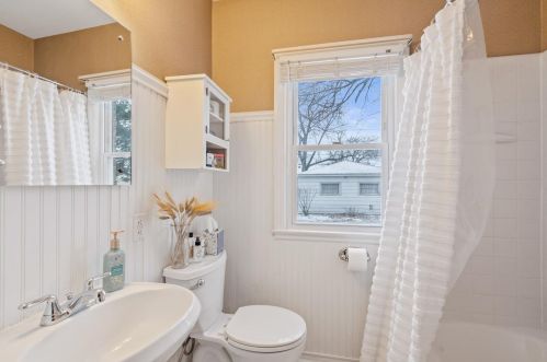 3751 85th St, Milwaukee WI  53222-2823 exterior