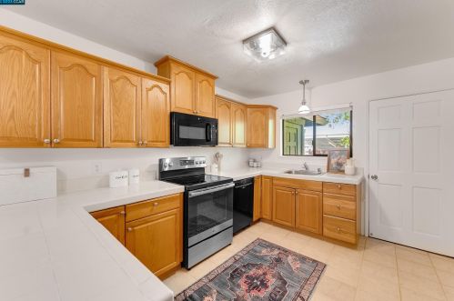 57 Monte Cresta Ave, Concord CA  94523-4213 exterior