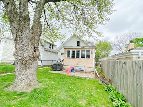 2354 74, Milwaukee WI 53214-3004 exterior