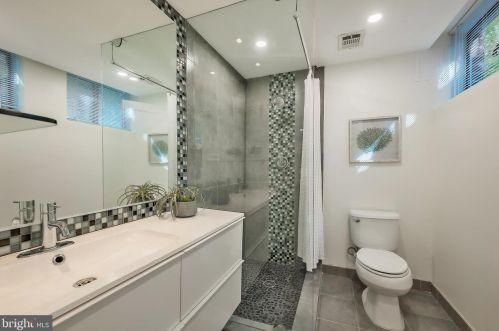 5717 6 St, Washington DC 20003-2706 exterior