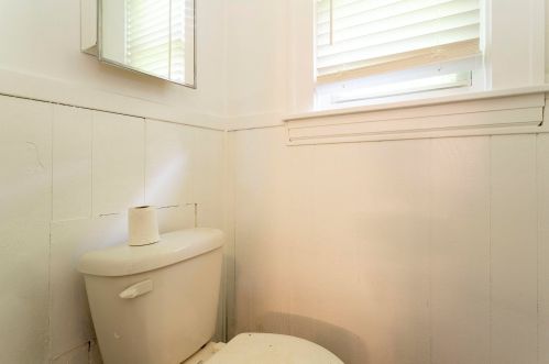 1000 Tamarack Ave, Grand Rapids MI 49504-3038 exterior