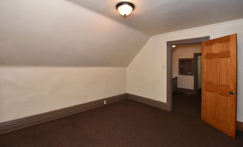 1043 31, Milwaukee WI 53215-2133 exterior