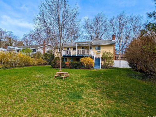 12 Kenswick Ln, Huntington Station NY 11746-2805 exterior