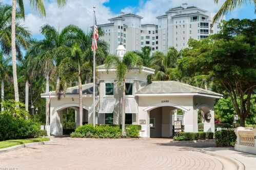 265 Indies Way, Naples FL 34110-6470 exterior