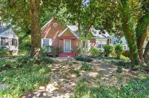 579 Lynnhaven Dr, Atlanta, GA 30310-4421