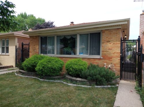 9518 Clyde Ave, Chicago, IL 60617-4839