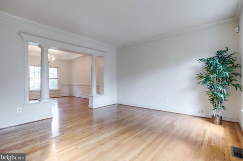 1588 Highland Glen Pl, Mc Lean VA  22101-4159 exterior