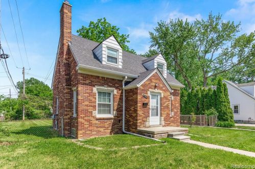 6754 Dolphin St, Dearborn Heights MI  48127-2539 exterior