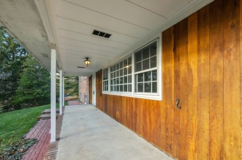 134 Edgewood Dr, Bridgewater, NJ 08807-2127