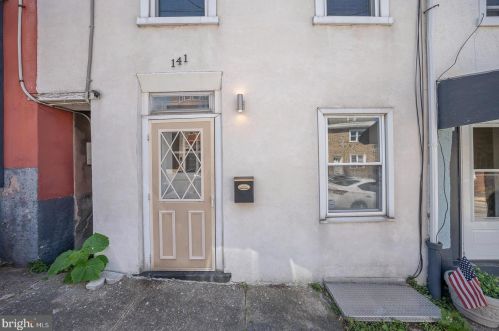 141 Levering St, Philadelphia, PA 19127-1413